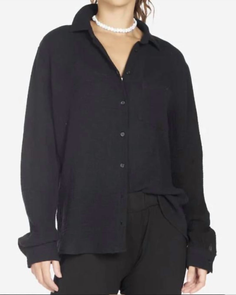 Front of a model wearing a size L Hobart Collar Shirt in Black in Black by MICHAEL LAUREN. | dia_product_style_image_id:345942